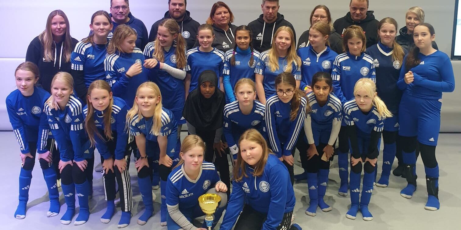 T11-12 vuodenjoukkue